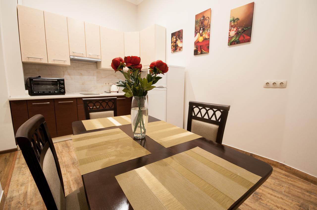 Wonderful Flat On City Center Uzhhorod Exterior photo