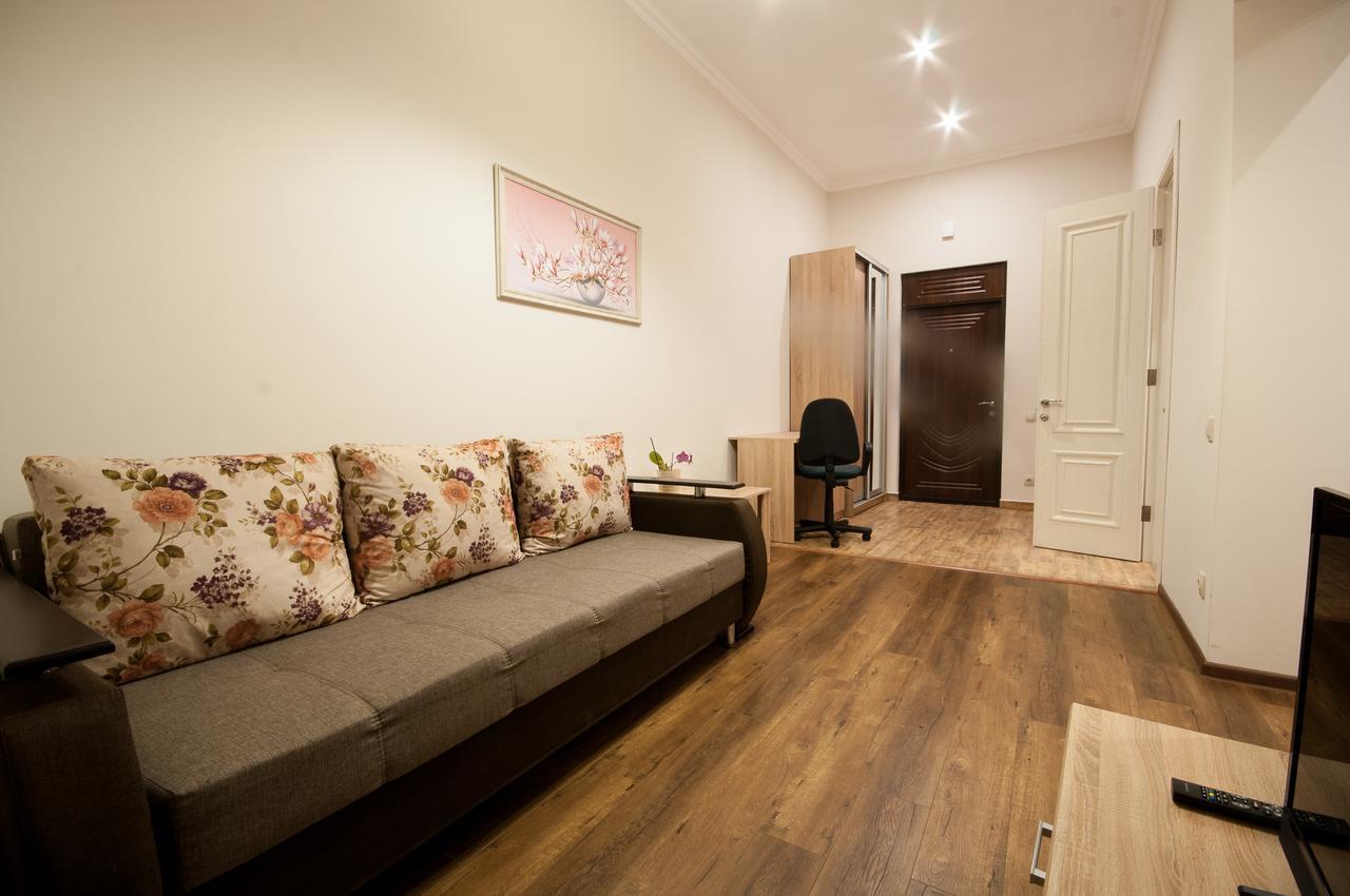 Wonderful Flat On City Center Uzhhorod Exterior photo