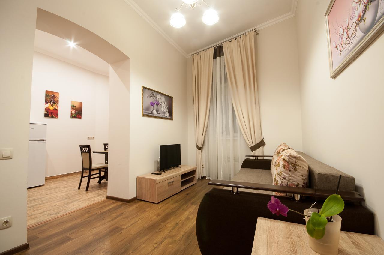 Wonderful Flat On City Center Uzhhorod Exterior photo
